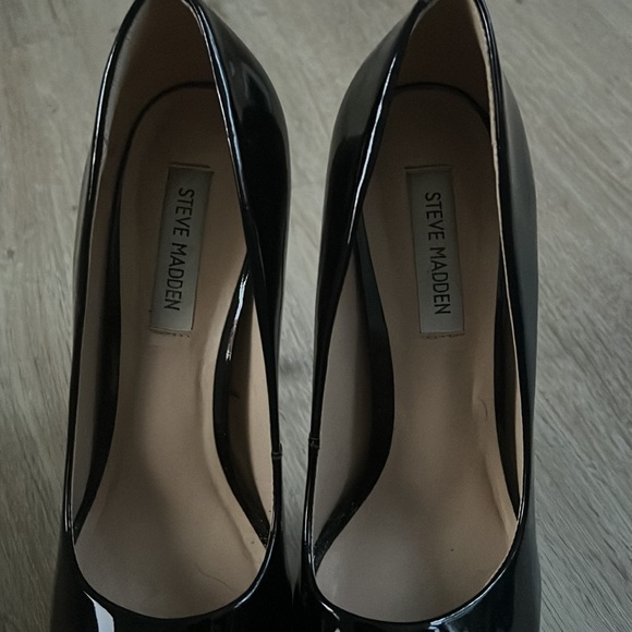 Black Steve Madden platform heels peep toe US size 9 1/2 - Picture 3 of 5